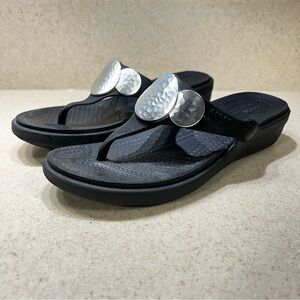 Crocs Black Metallic Silver Sanrah Sandals Size 7